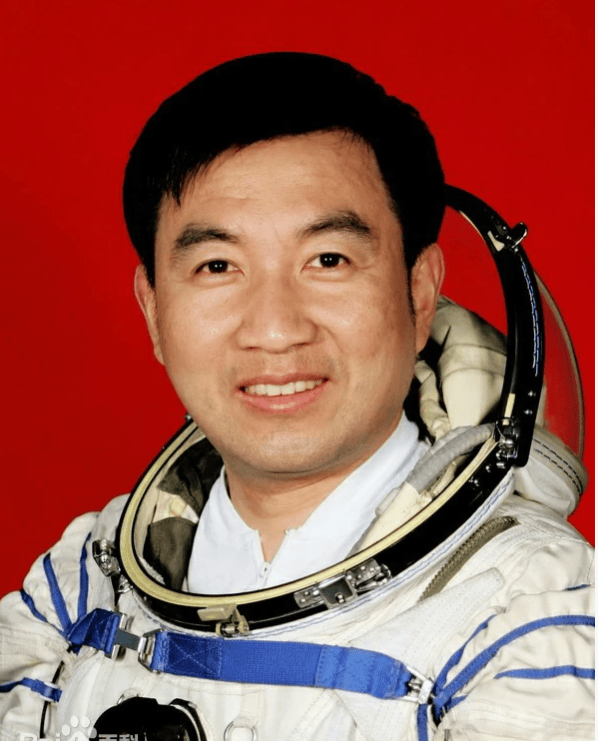 说《太空之城反击》？太空之城反击澳门新葡京有多少名人点评过科幻小(图2)